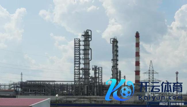 俄罗斯一真金不怕火油厂遭袭激发剧烈爆炸 无东谈主机遑急事件捏续发酵