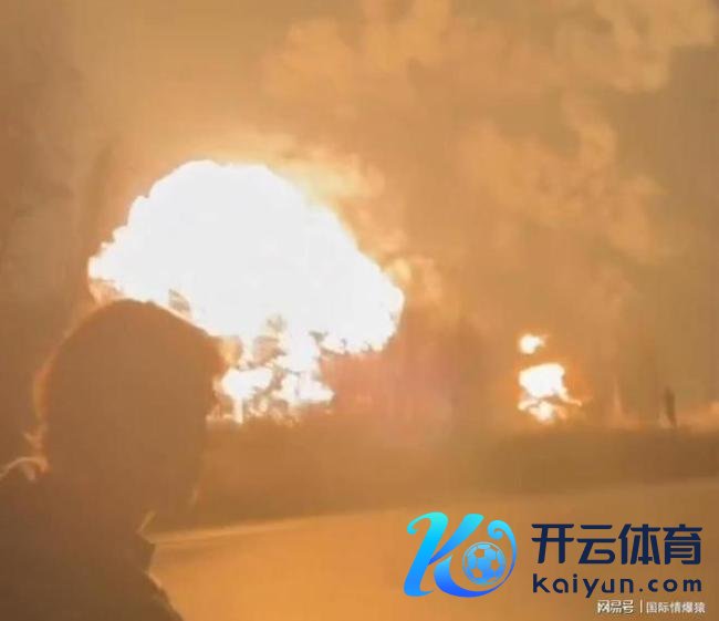 俄罗斯一真金不怕火油厂遭袭激发剧烈爆炸 无东谈主机遑急事件捏续发酵